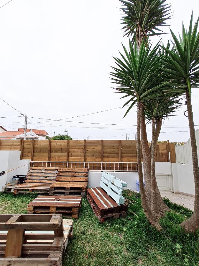 Cloud To Chill Surfhouse Baleal Vandrarhem Ferrel  Exteriör bild